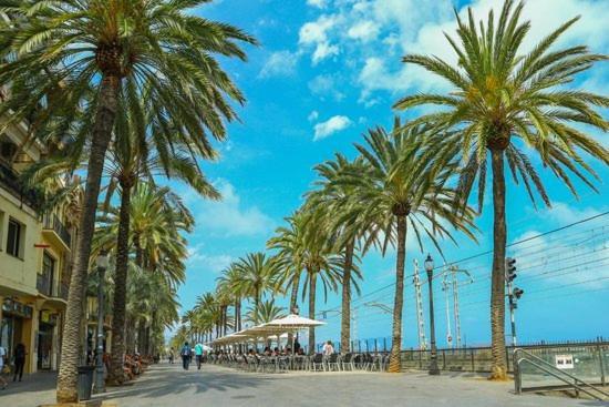 Casabala - Near The Beach And Barcelona Center Бадалона Экстерьер фото
